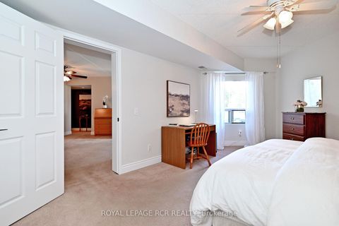 Photo 7 at 212 - 160 Wellington Street E, Aurora Village, Aurora