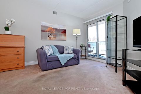 Photo 12 at 212 - 160 Wellington Street E, Aurora Village, Aurora