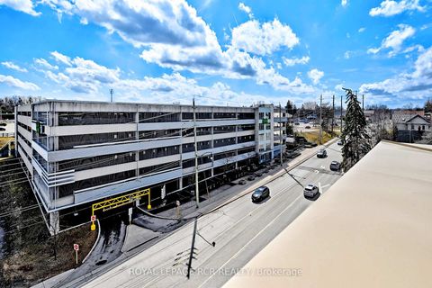 Photo 16 at 212 - 160 Wellington Street E, Aurora Village, Aurora