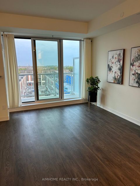 Photo 4 at 621 - 2 David Eyer Road, Rural Richmond Hill, Richmond Hill