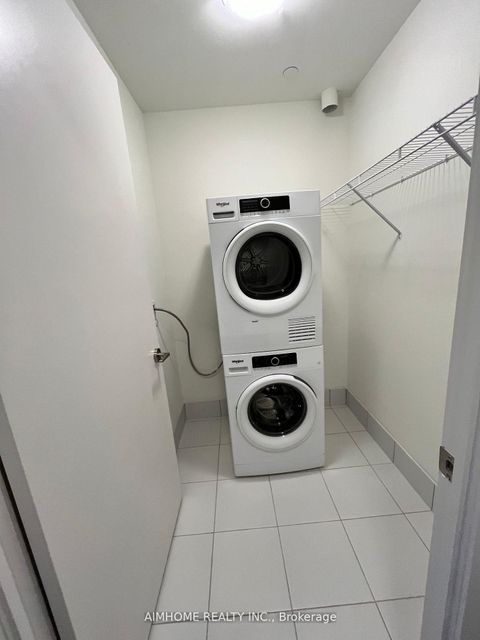 Photo 13 at 621 - 2 David Eyer Road, Rural Richmond Hill, Richmond Hill