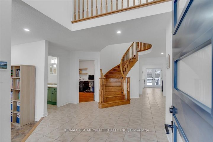 Photo 6 at 191 Hawkswood Trail, Carpenter, Hamilton