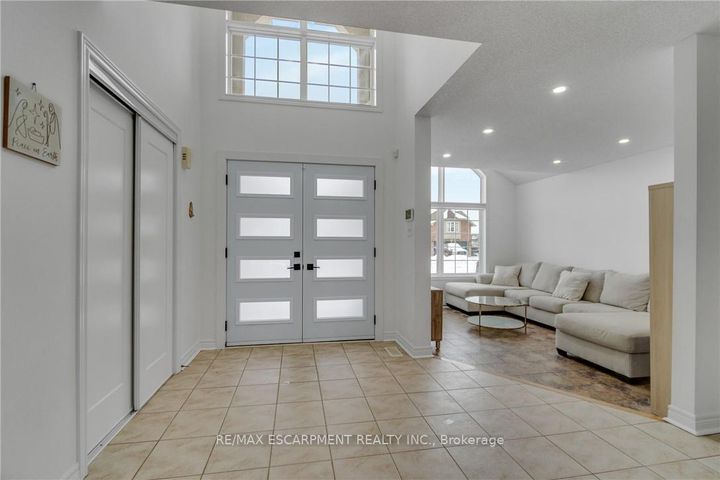 Photo 7 at 191 Hawkswood Trail, Carpenter, Hamilton