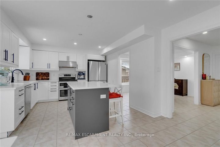 Photo 14 at 191 Hawkswood Trail, Carpenter, Hamilton