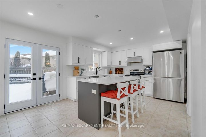 Photo 15 at 191 Hawkswood Trail, Carpenter, Hamilton