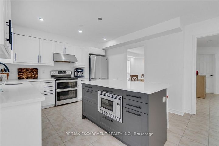 Photo 18 at 191 Hawkswood Trail, Carpenter, Hamilton