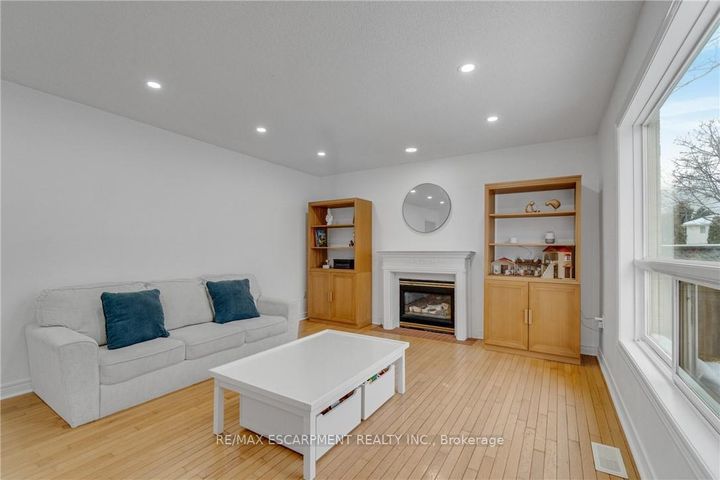 Photo 24 at 191 Hawkswood Trail, Carpenter, Hamilton