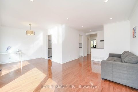 Photo 5 at 299 Palmer Avenue, Harding, Richmond Hill