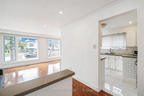 Photo 8 at 299 Palmer Avenue, Harding, Richmond Hill