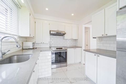 Photo 10 at 299 Palmer Avenue, Harding, Richmond Hill