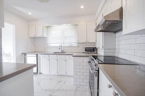 Photo 11 at 299 Palmer Avenue, Harding, Richmond Hill