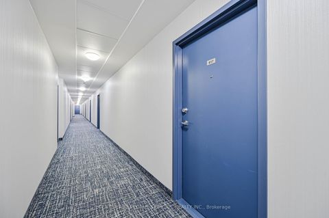 Photo 5 at 617 - 60 Fairfax Crescent, Birchmount, Toronto