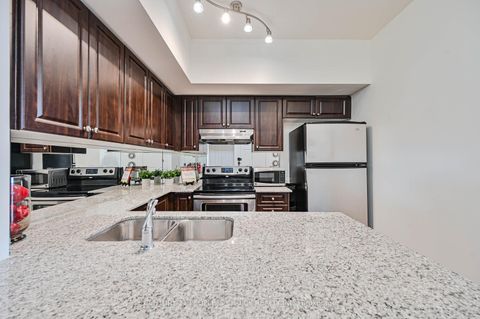 Photo 10 at 617 - 60 Fairfax Crescent, Birchmount, Toronto