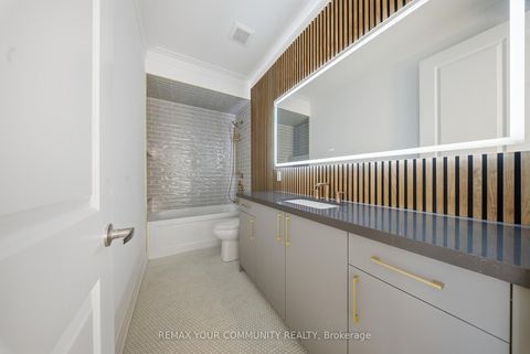 Photo 31 at 44 Globemaster Lane, Oak Ridges, Richmond Hill