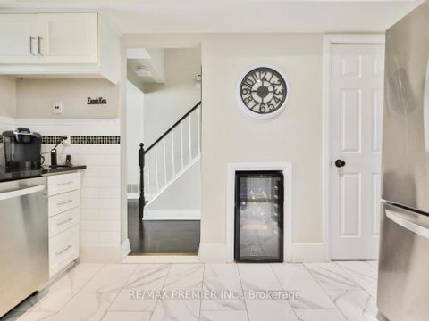 Photo 3 at 8 - 100 Arbors Lane, West Woodbridge, Vaughan