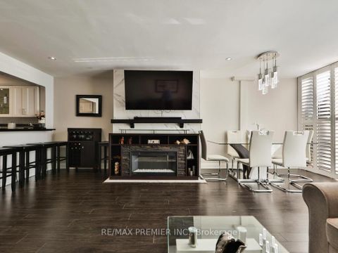 Photo 13 at 8 - 100 Arbors Lane, West Woodbridge, Vaughan