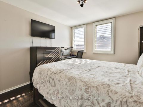 Photo 39 at 8 - 100 Arbors Lane, West Woodbridge, Vaughan