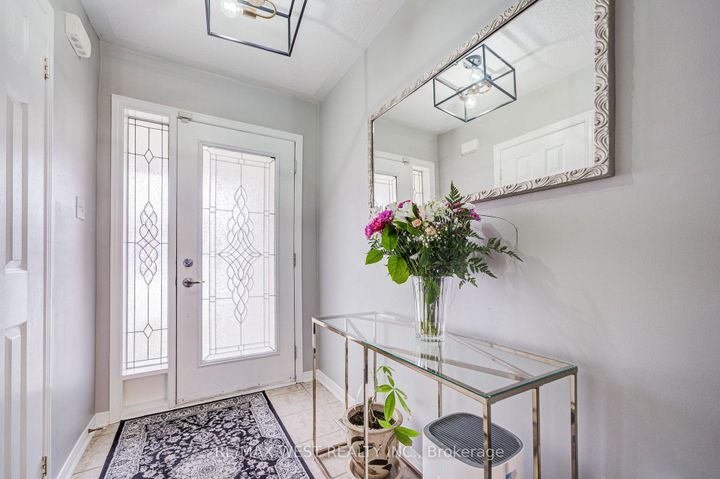 Photo 1 at 41 Lacebark Court, Wellington, Brampton