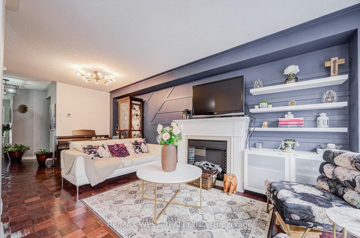 Photo 3 at 41 Lacebark Court, Wellington, Brampton