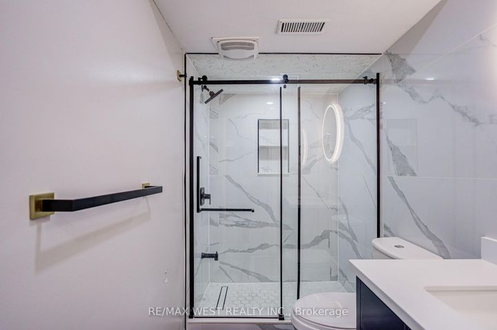 Photo 6 at 41 Lacebark Court, Wellington, Brampton