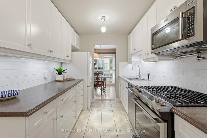 Photo 5 at 45 - 1228 Kirstie Court, CP College Park, Oakville