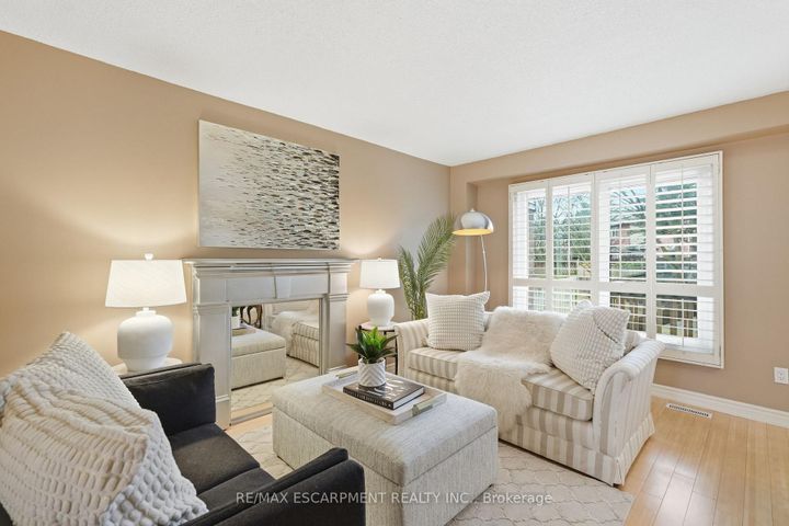 Photo 7 at 45 - 1228 Kirstie Court, CP College Park, Oakville