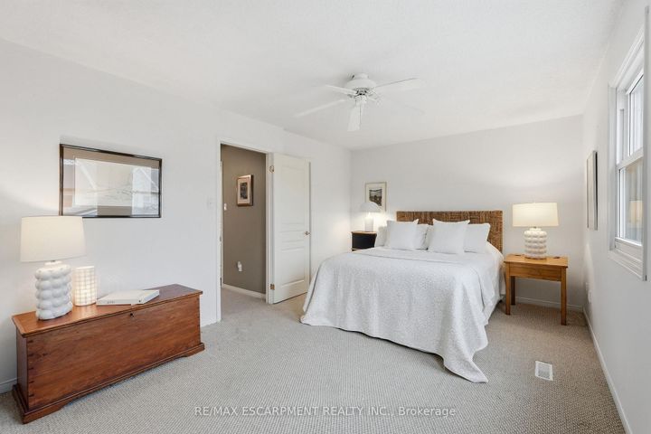 Photo 16 at 45 - 1228 Kirstie Court, CP College Park, Oakville