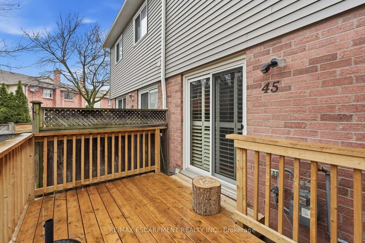 Photo 17 at 45 - 1228 Kirstie Court, CP College Park, Oakville