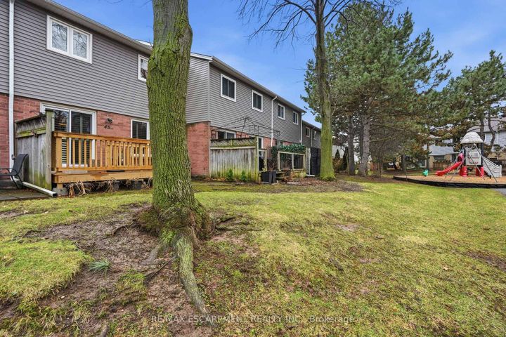 Photo 19 at 45 - 1228 Kirstie Court, CP College Park, Oakville