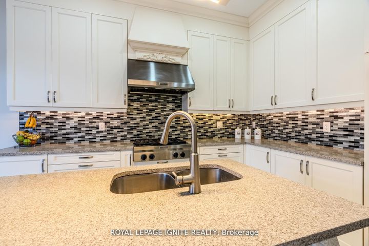 Photo 9 at 73 Kentwood Crescent, Box Grove, Markham