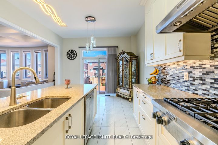 Photo 10 at 73 Kentwood Crescent, Box Grove, Markham