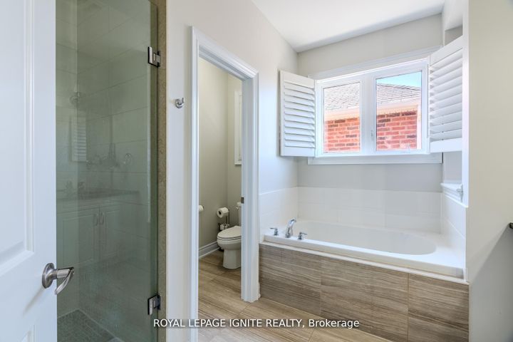 Photo 33 at 73 Kentwood Crescent, Box Grove, Markham