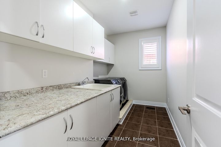 Photo 34 at 73 Kentwood Crescent, Box Grove, Markham