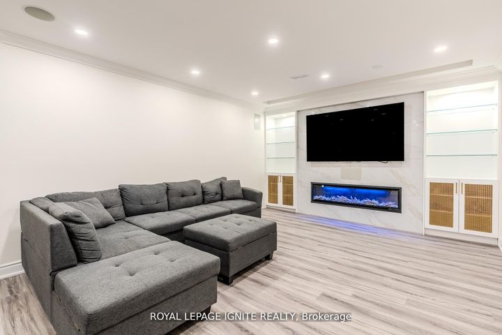 Photo 40 at 73 Kentwood Crescent, Box Grove, Markham