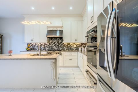 Photo 8 at 73 Kentwood Crescent, Box Grove, Markham