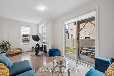 Photo 7 at 325 Laplante Street, Summerhill Estates, Newmarket