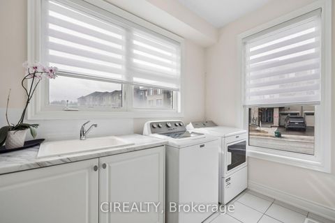 Photo 8 at 325 Laplante Street, Summerhill Estates, Newmarket