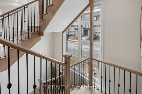 Photo 11 at 325 Laplante Street, Summerhill Estates, Newmarket