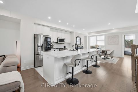 Photo 12 at 325 Laplante Street, Summerhill Estates, Newmarket