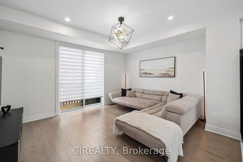 Photo 17 at 325 Laplante Street, Summerhill Estates, Newmarket