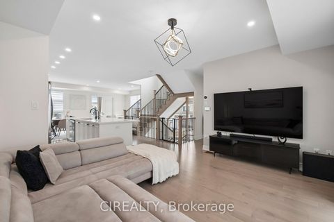 Photo 18 at 325 Laplante Street, Summerhill Estates, Newmarket