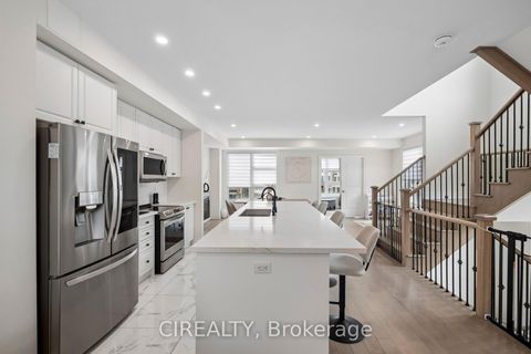 Photo 19 at 325 Laplante Street, Summerhill Estates, Newmarket