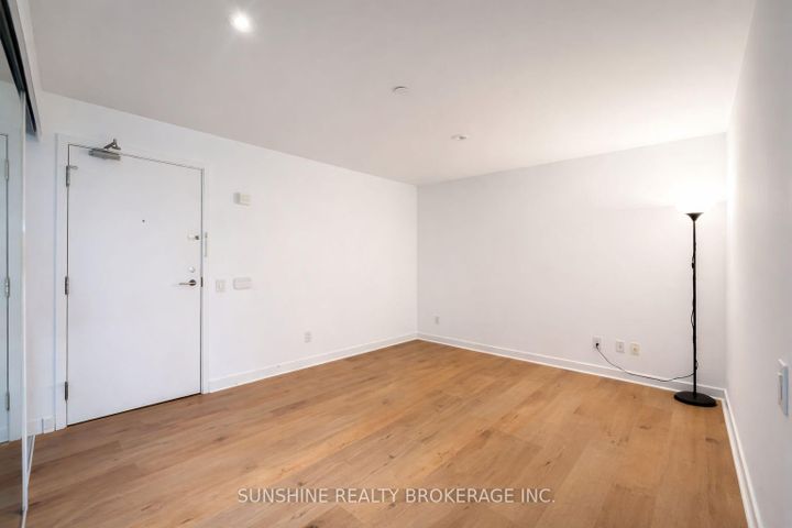 Photo 8 at 223 - 72 Esther Shiner Boulevard, Bayview Village, Toronto