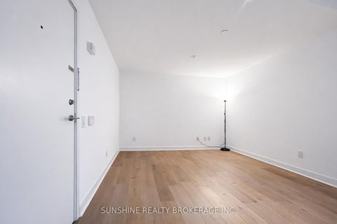 Photo 9 at 223 - 72 Esther Shiner Boulevard, Bayview Village, Toronto