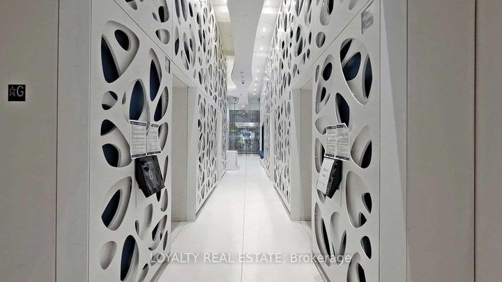 Photo 4 at 908 - 1 Bloor Street E, Yonge Corridor, Toronto