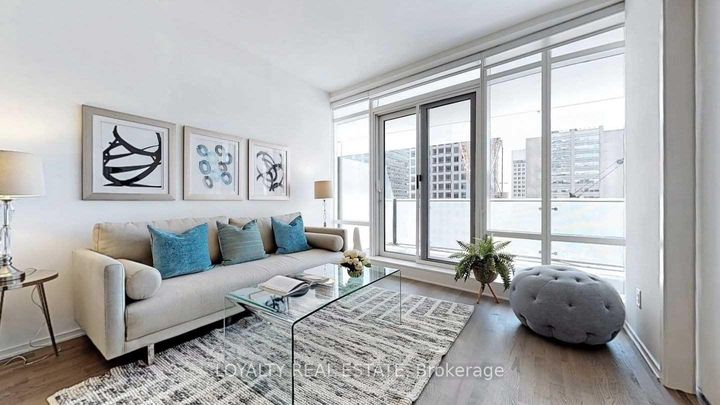 Photo 9 at 908 - 1 Bloor Street E, Yonge Corridor, Toronto