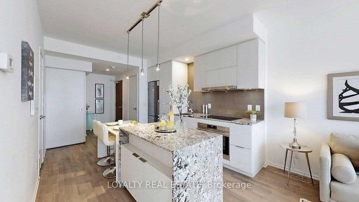 Photo 11 at 908 - 1 Bloor Street E, Yonge Corridor, Toronto