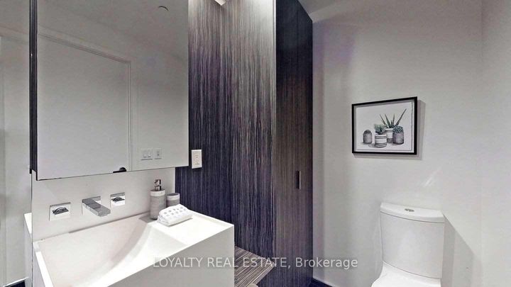 Photo 20 at 908 - 1 Bloor Street E, Yonge Corridor, Toronto