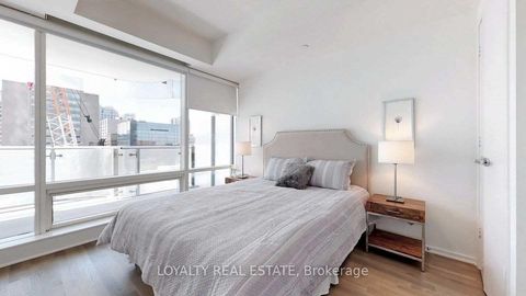 Photo 18 at 908 - 1 Bloor Street E, Yonge Corridor, Toronto