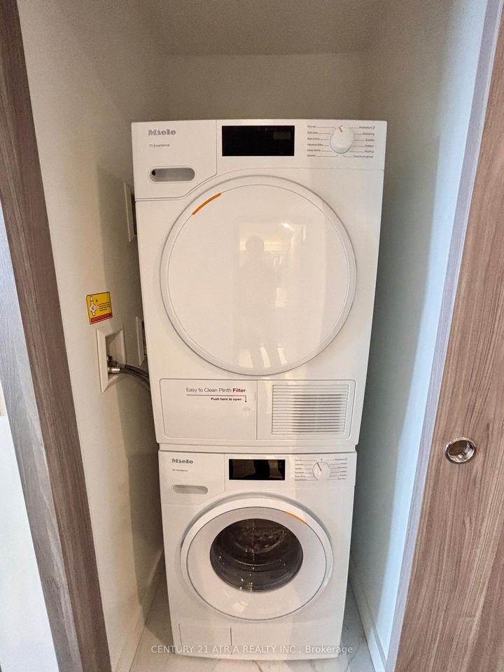 Photo 17 at 1211 - 27 Mcmahon Drive, Bayview Village, Toronto